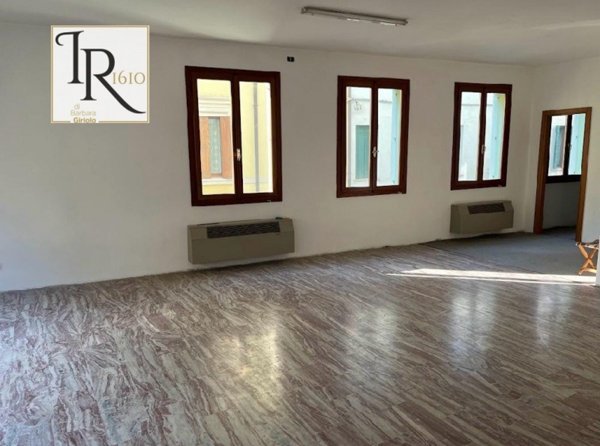 negozio in affitto a Badia Polesine