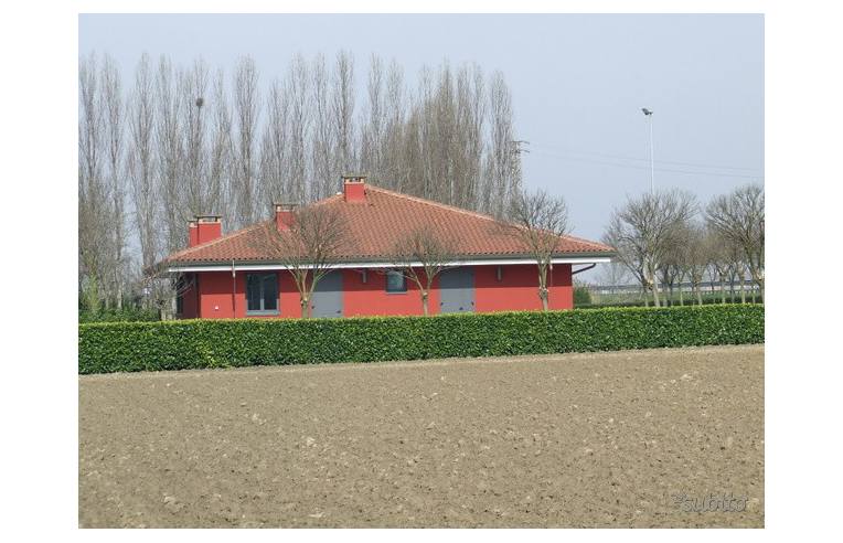 negozio in affitto a Badia Polesine in zona Crocetta