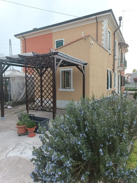 casa semindipendente in affitto a Badia Polesine in zona Crocetta
