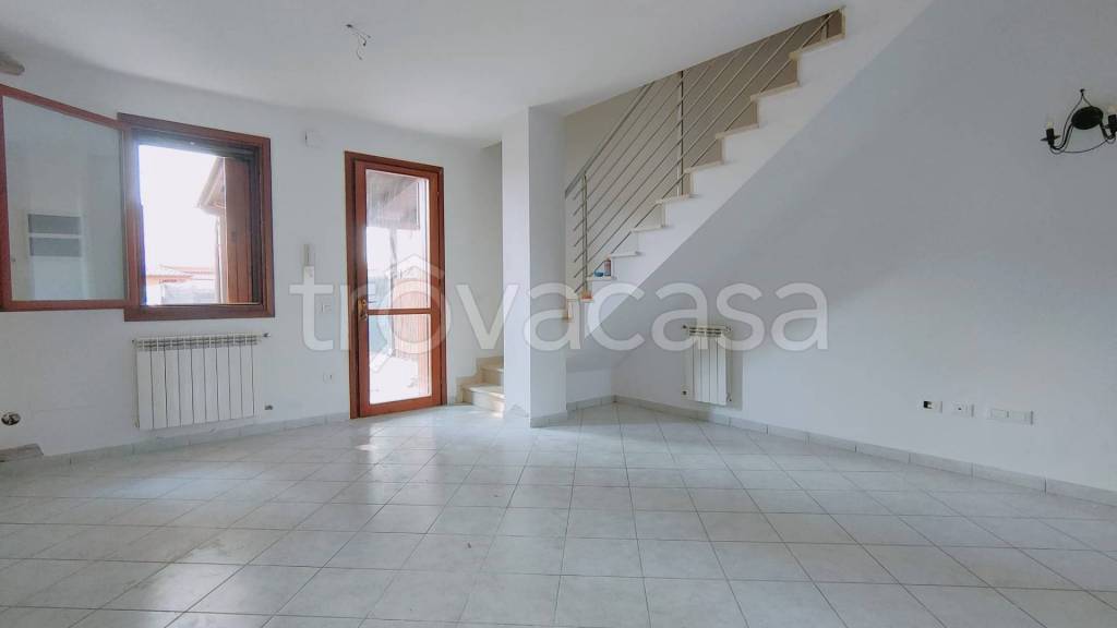 casa indipendente in affitto a Canaro