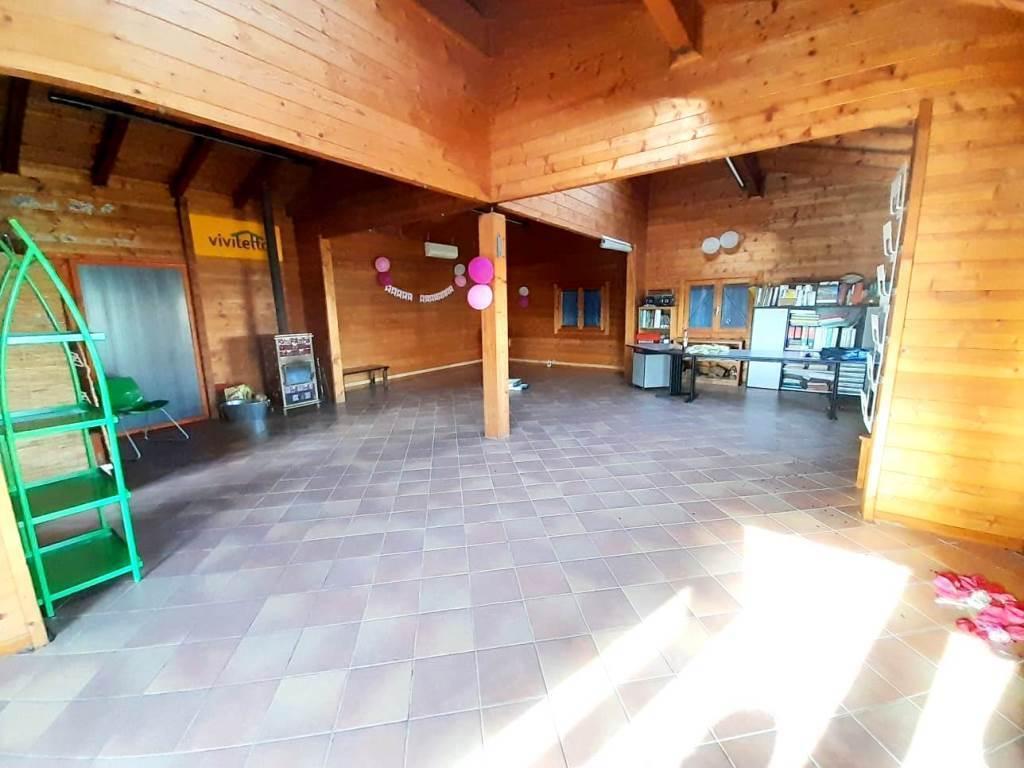 locale commerciale in affitto a Lendinara