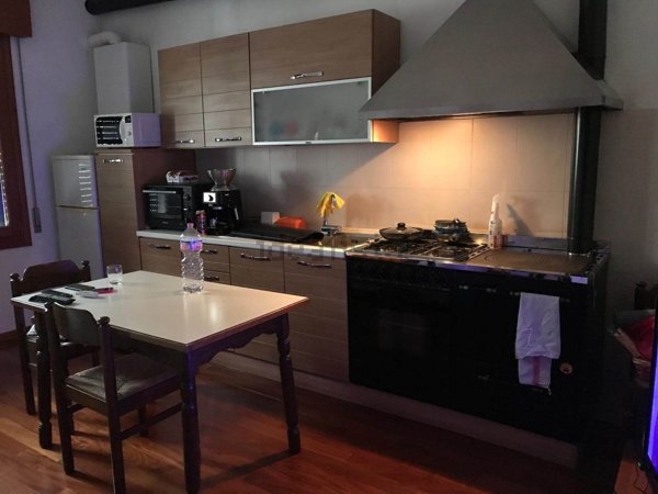appartamento in affitto a Lendinara in zona Rasa