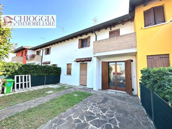 casa indipendente in affitto a Loreo