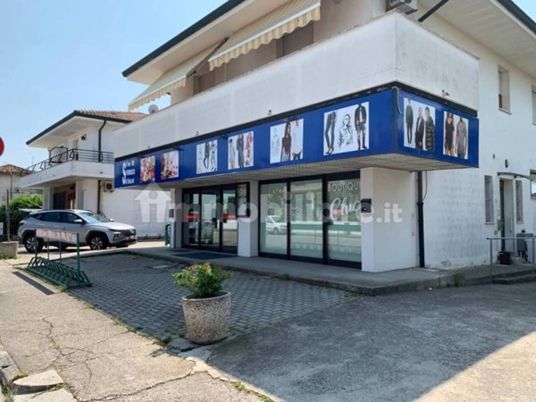 locale commerciale in affitto ad Occhiobello