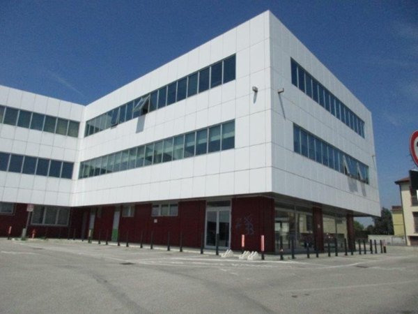 negozio in affitto ad Occhiobello