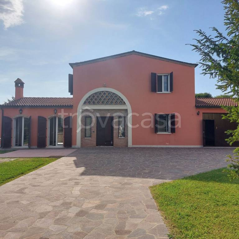 casa indipendente in affitto ad Occhiobello in zona Gurzone