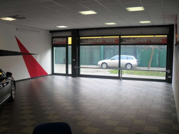 negozio in affitto ad Occhiobello in zona Santa Maria Maddalena