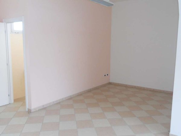 negozio in affitto ad Occhiobello in zona Santa Maria Maddalena