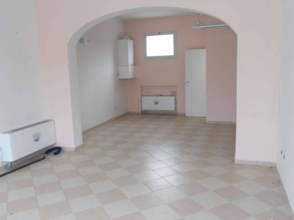 negozio in affitto ad Occhiobello