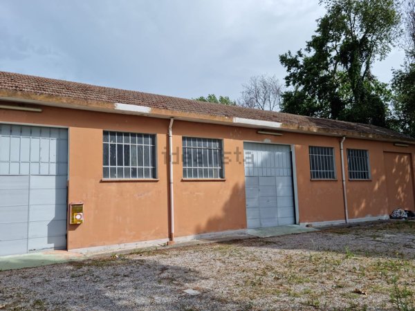 capannone in affitto ad Occhiobello in zona Santa Maria Maddalena