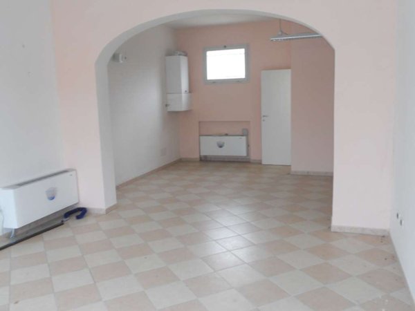 negozio in affitto ad Occhiobello in zona Santa Maria Maddalena