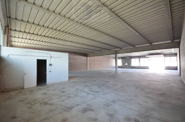 locale commerciale in affitto a Polesella