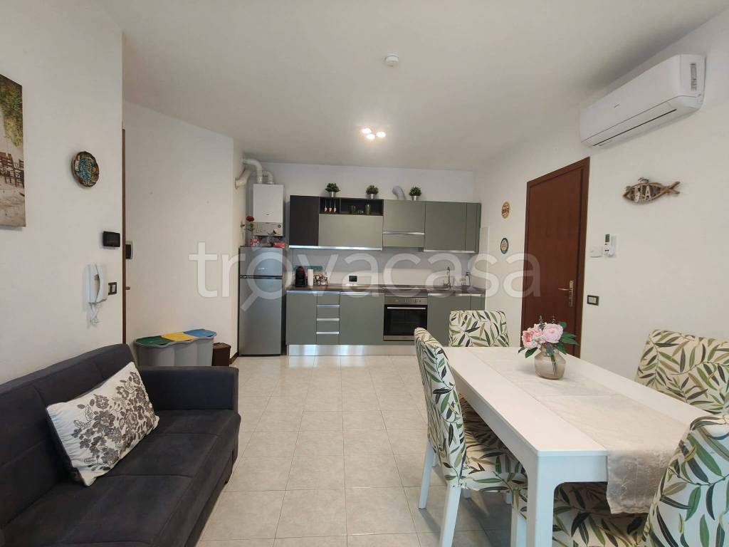 appartamento in affitto a Rosolina