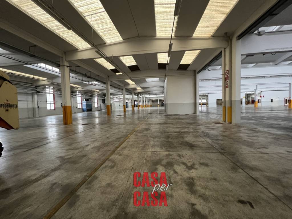 locale commerciale in affitto a Rovigo in zona San Pio X
