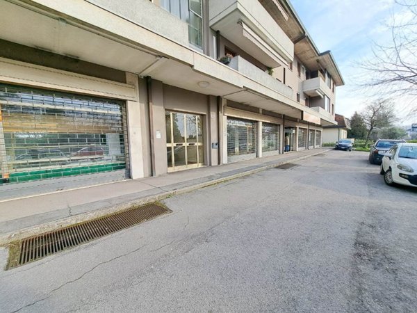 locale commerciale in affitto a Rovigo