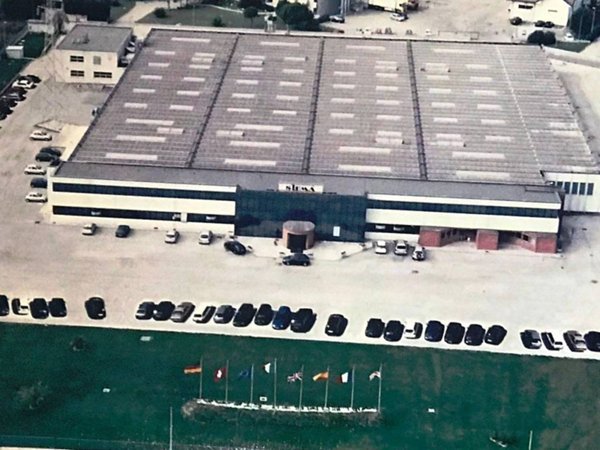 locale commerciale in affitto a Rovigo