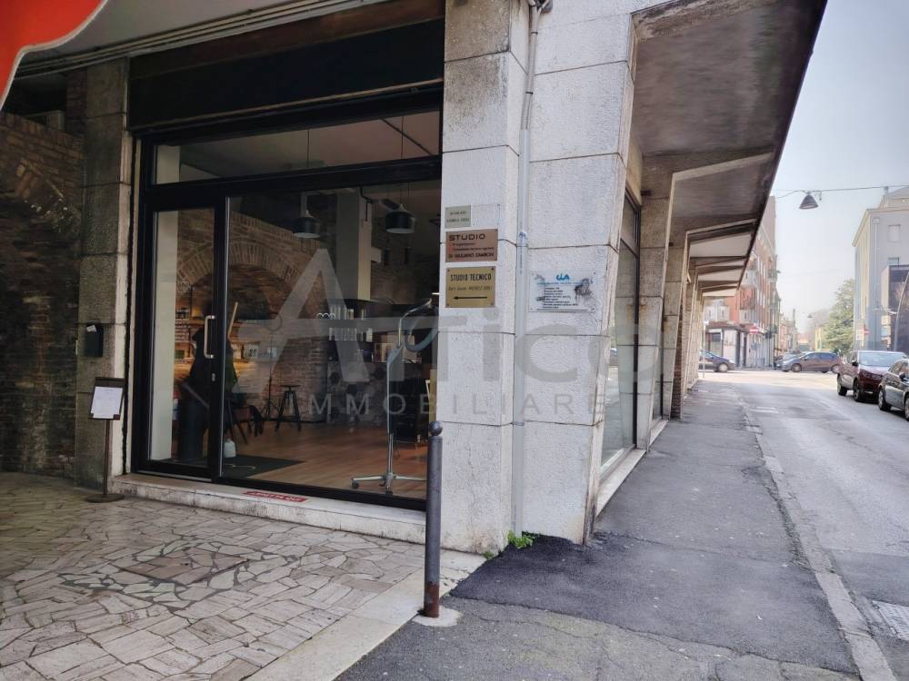 negozio in affitto a Rovigo in zona Centro Storico
