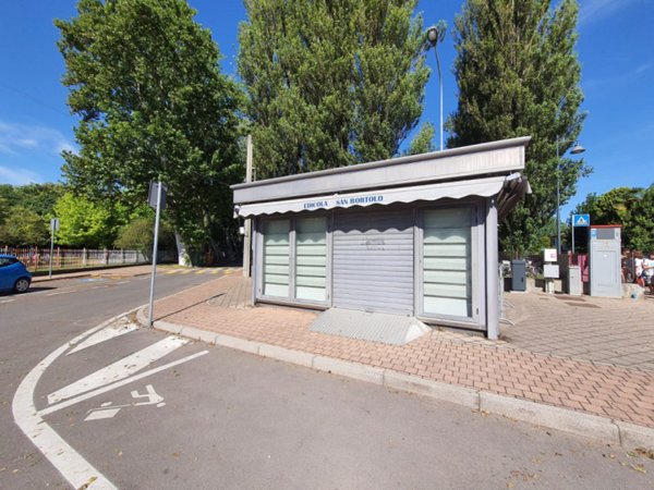 locale commerciale in affitto a Rovigo