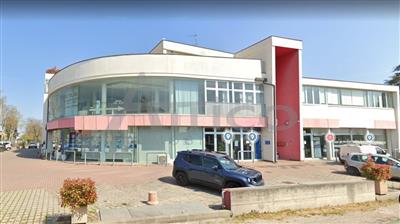 locale commerciale in affitto a Rovigo