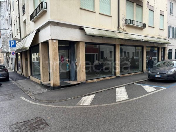 negozio in affitto a Rovigo in zona Centro Storico