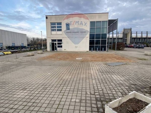 negozio in affitto a Rovigo