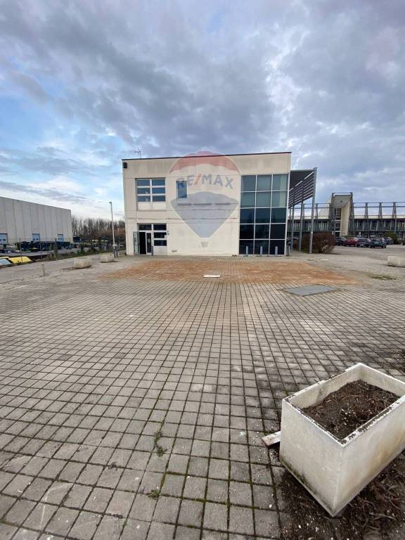 negozio in affitto a Rovigo