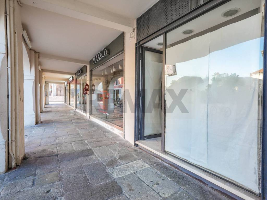 negozio in affitto a Rovigo in zona Centro Storico