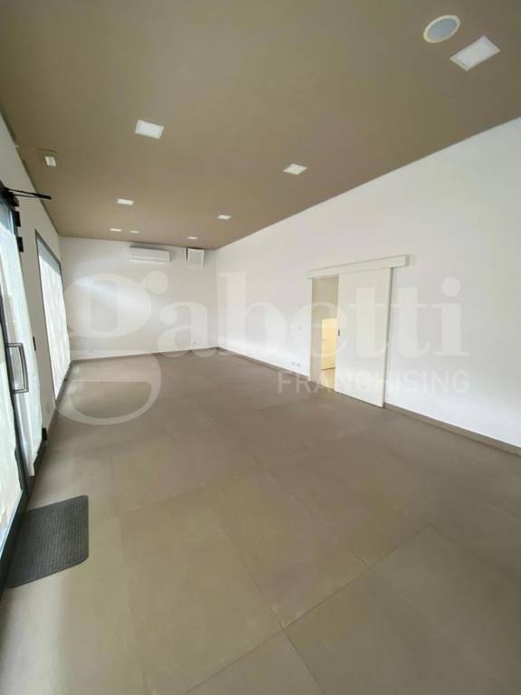 negozio in affitto a Rovigo in zona Centro Storico