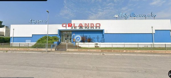 locale commerciale in affitto a Rovigo