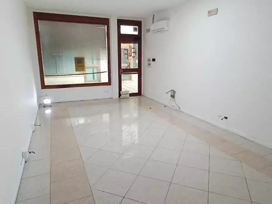 negozio in affitto a Rovigo in zona Centro Storico