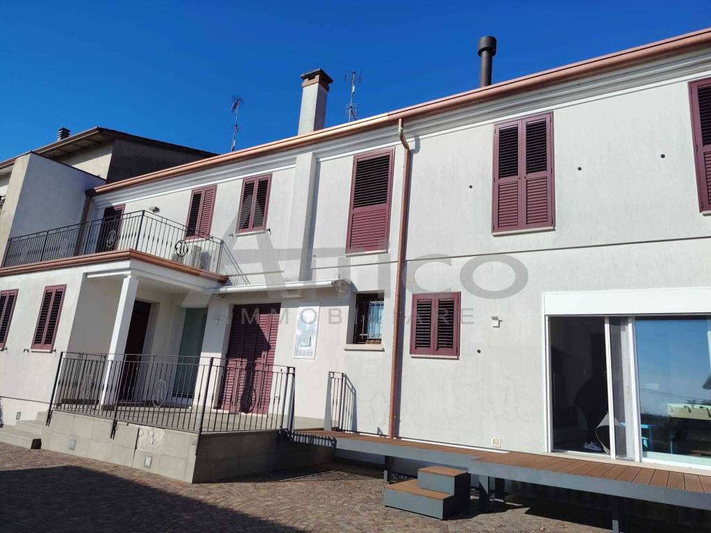 casa indipendente in affitto a Rovigo in zona Roverdicrè
