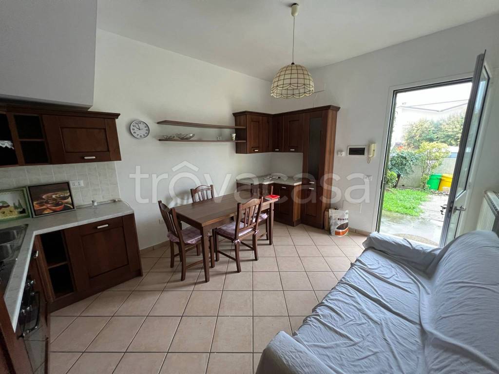 appartamento in affitto a Stienta