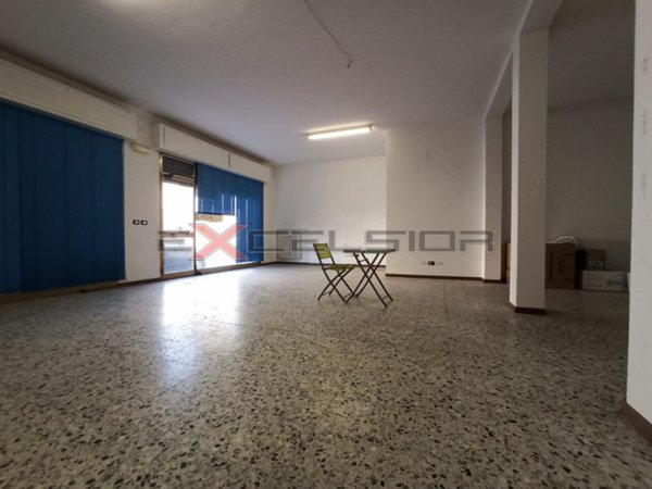 negozio in affitto a Porto Viro
