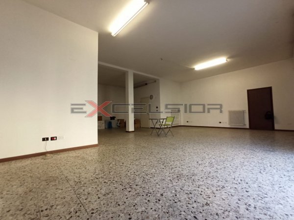 negozio in affitto a Porto Viro