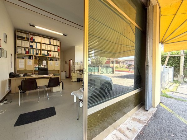 locale commerciale in affitto a Porto Viro