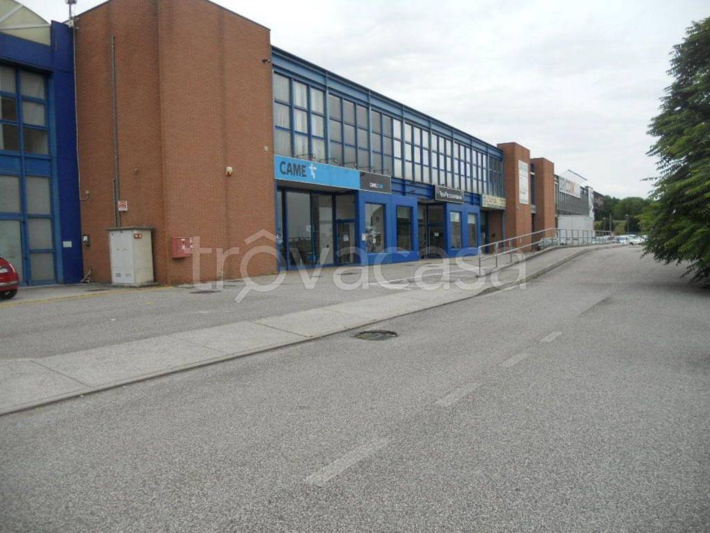 locale commerciale in affitto a Bagnaria Arsa