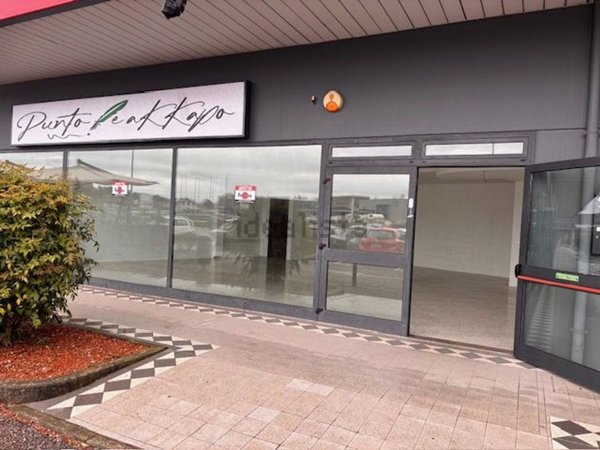 locale commerciale in affitto a Buttrio