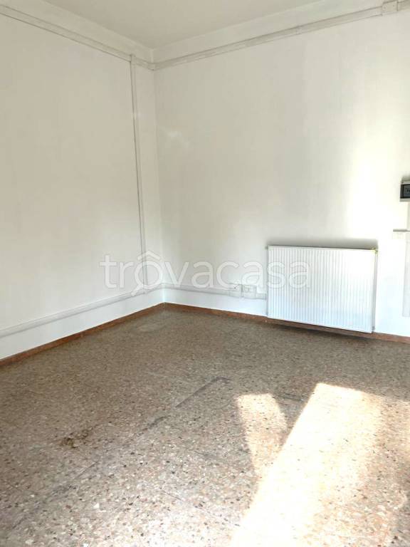 locale commerciale in affitto a Campoformido in zona Basaldella