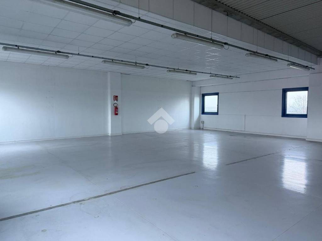 locale commerciale in affitto a Codroipo