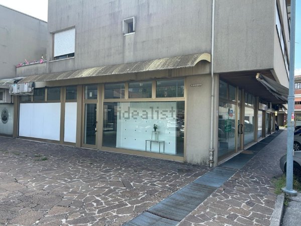 locale commerciale in affitto a Codroipo