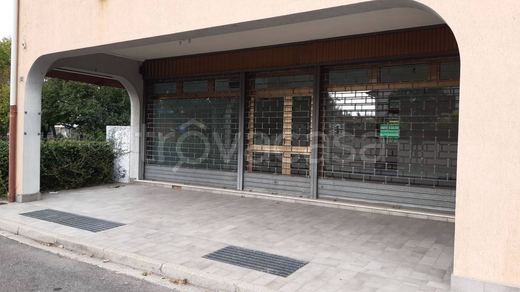 negozio in affitto a Corno di Rosazzo