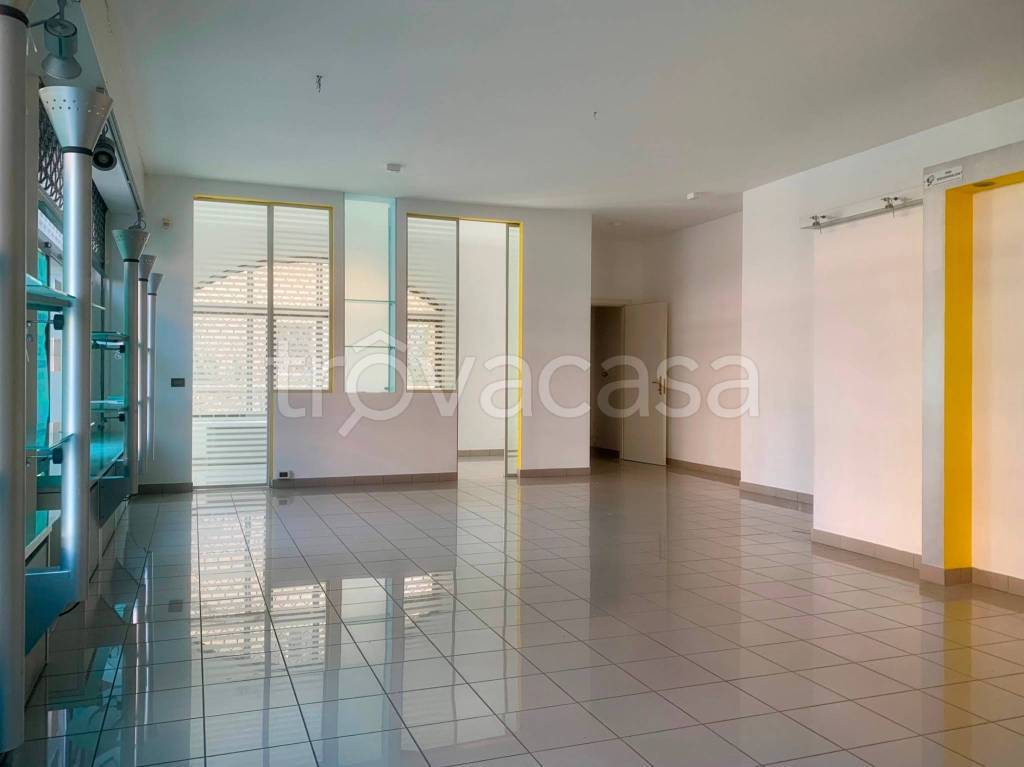 negozio in affitto a Fagagna