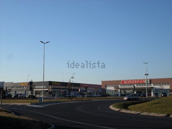 locale commerciale in affitto a Fagagna in zona Ciconicco