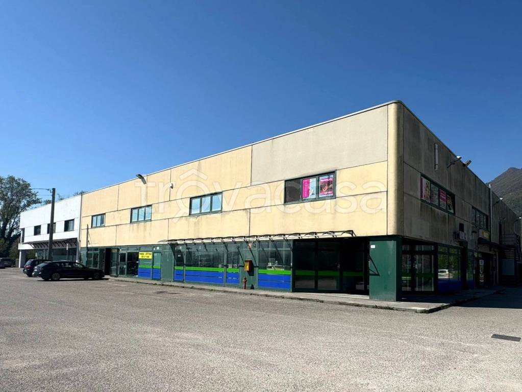 negozio in affitto a Gemona del Friuli in zona Ospedaletto