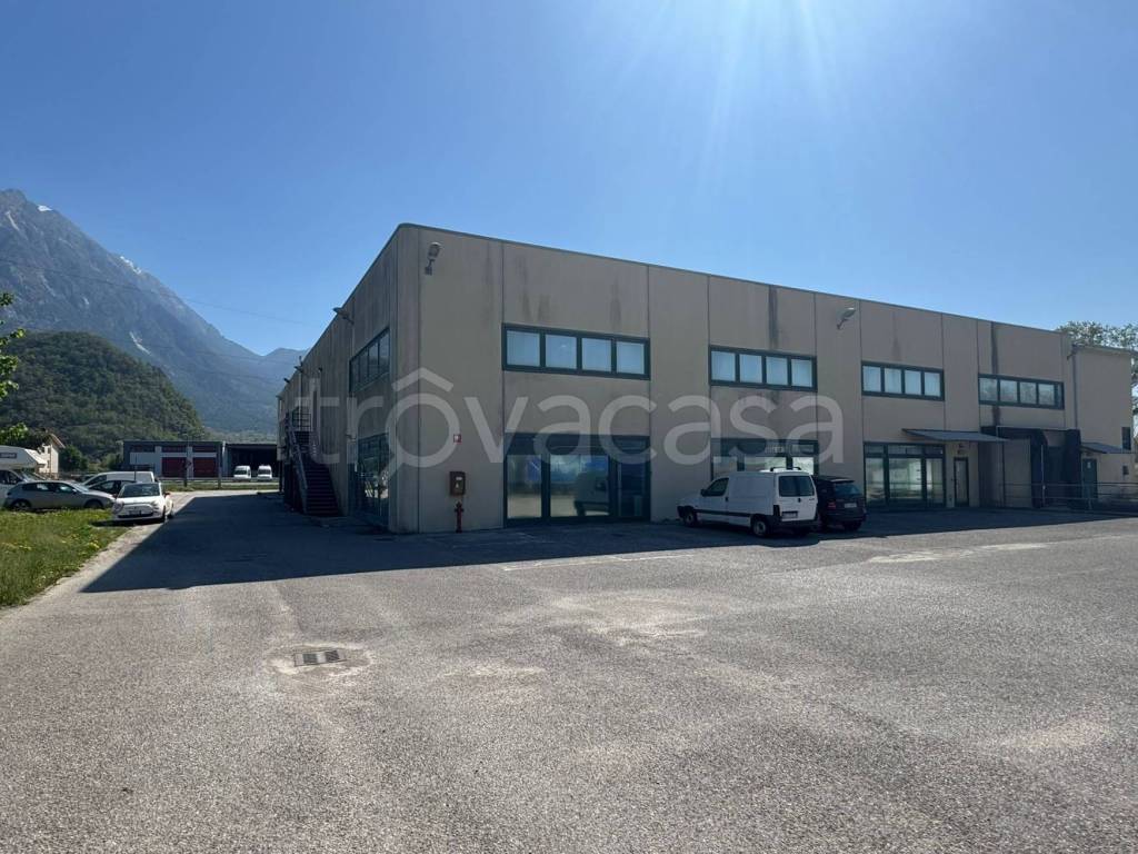 locale commerciale in affitto a Gemona del Friuli in zona Ospedaletto