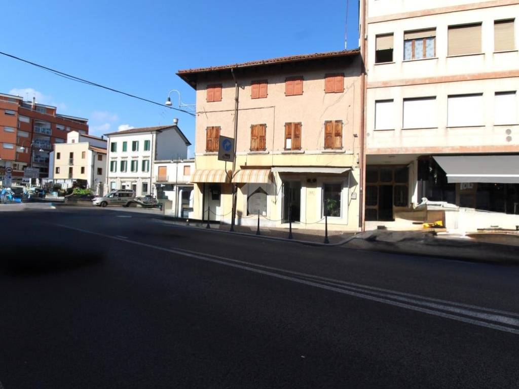 negozio in affitto a Latisana