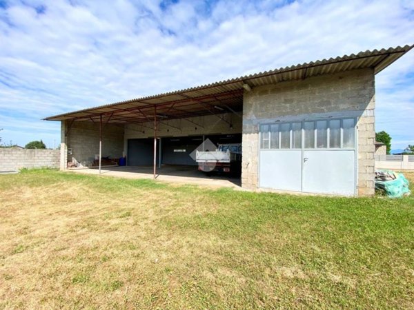 locale commerciale in affitto a Lestizza in zona Nespoledo