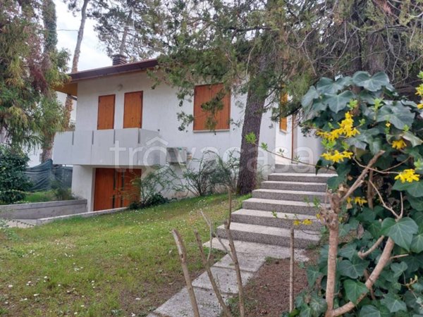 casa indipendente in affitto a Lignano Sabbiadoro in zona Pineta