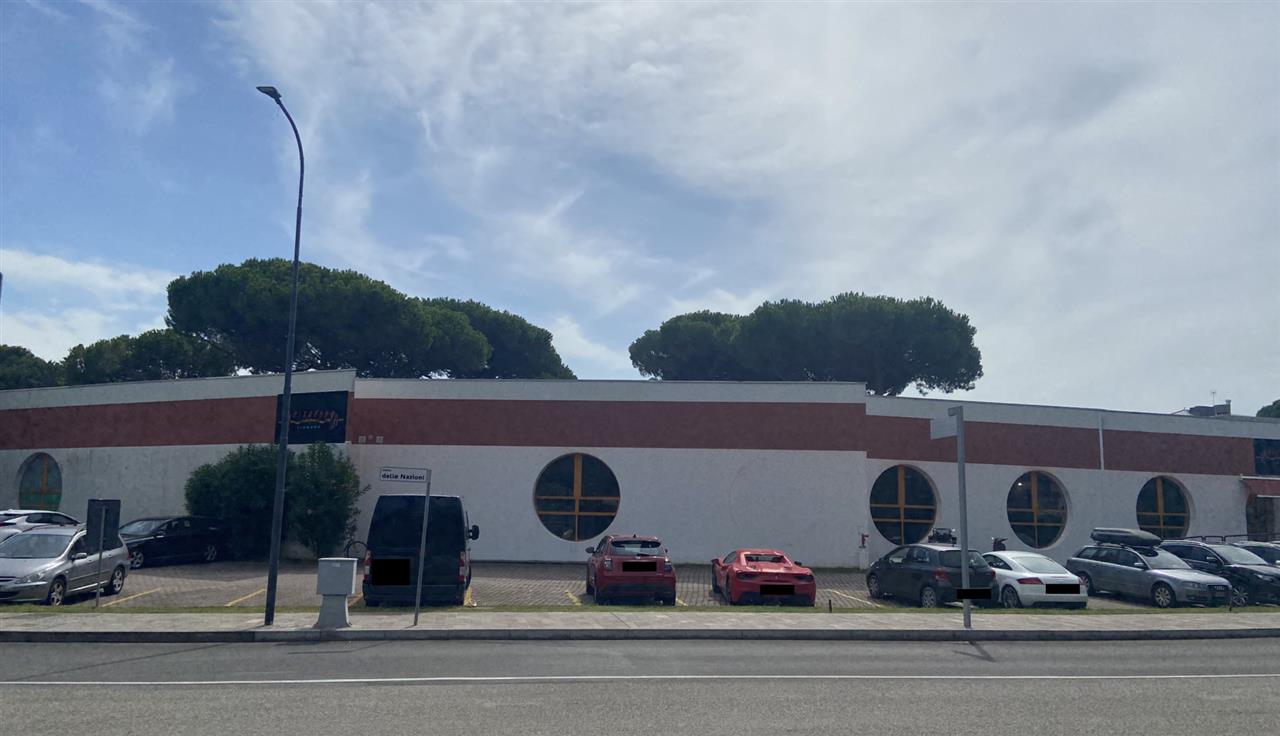 locale di sgombero in affitto a Lignano Sabbiadoro in zona Riviera