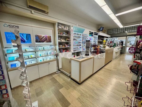 negozio in affitto a Lignano Sabbiadoro